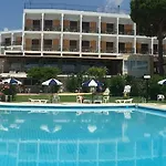 Irinna Hotell Svoronata