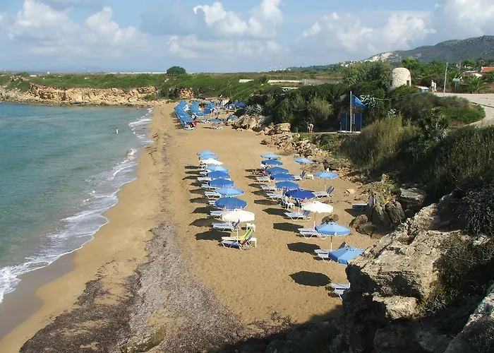 מלון Irinna 3*