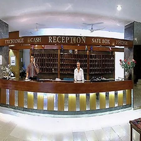 酒店 Irinna 3*