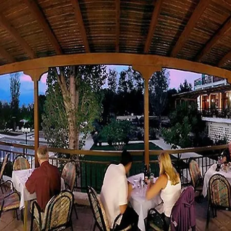 فندق Irinna