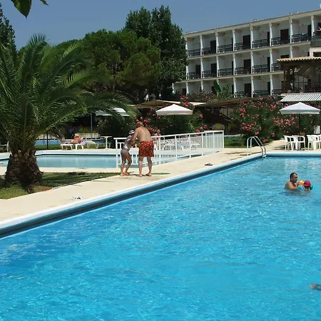 Irinna Hotel Svoronata