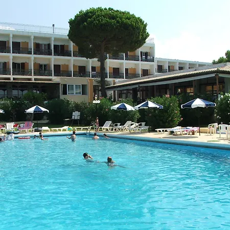 Irinna Hotel Svoronata