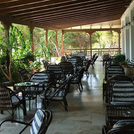 Irinna Hotel 3*