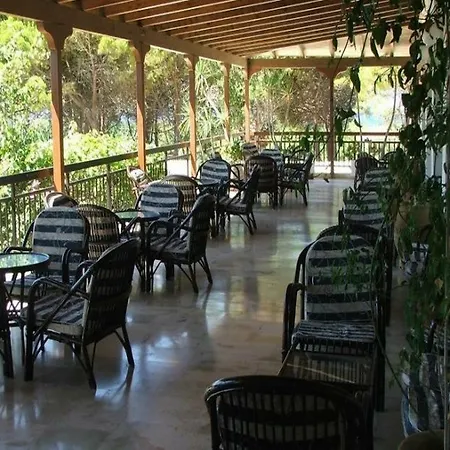 Irinna Hotel Svoronata