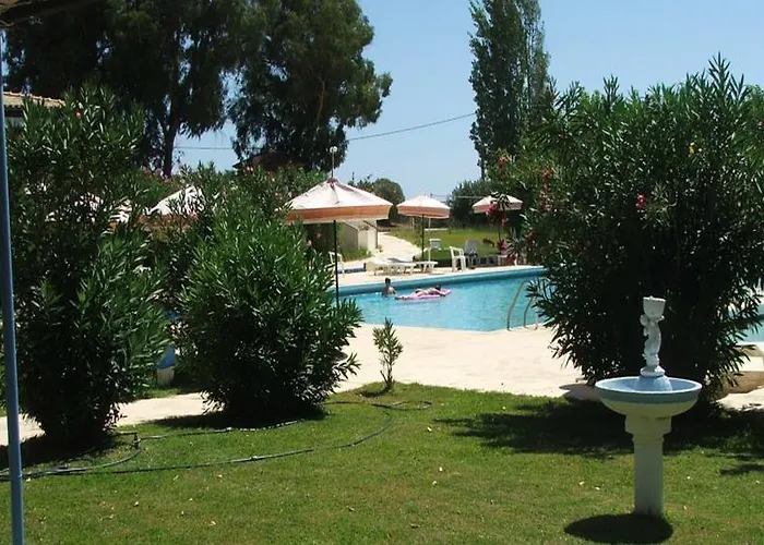 Irinna Hotel 3*